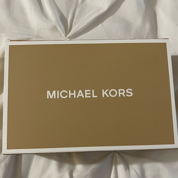 MICHAEL MICHAEL KORS
Adele Logo Smartphone Wallet Wristlet Brown NWT - Picture 8 of 8